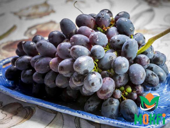 The Sale of Black Grapes in Bulk