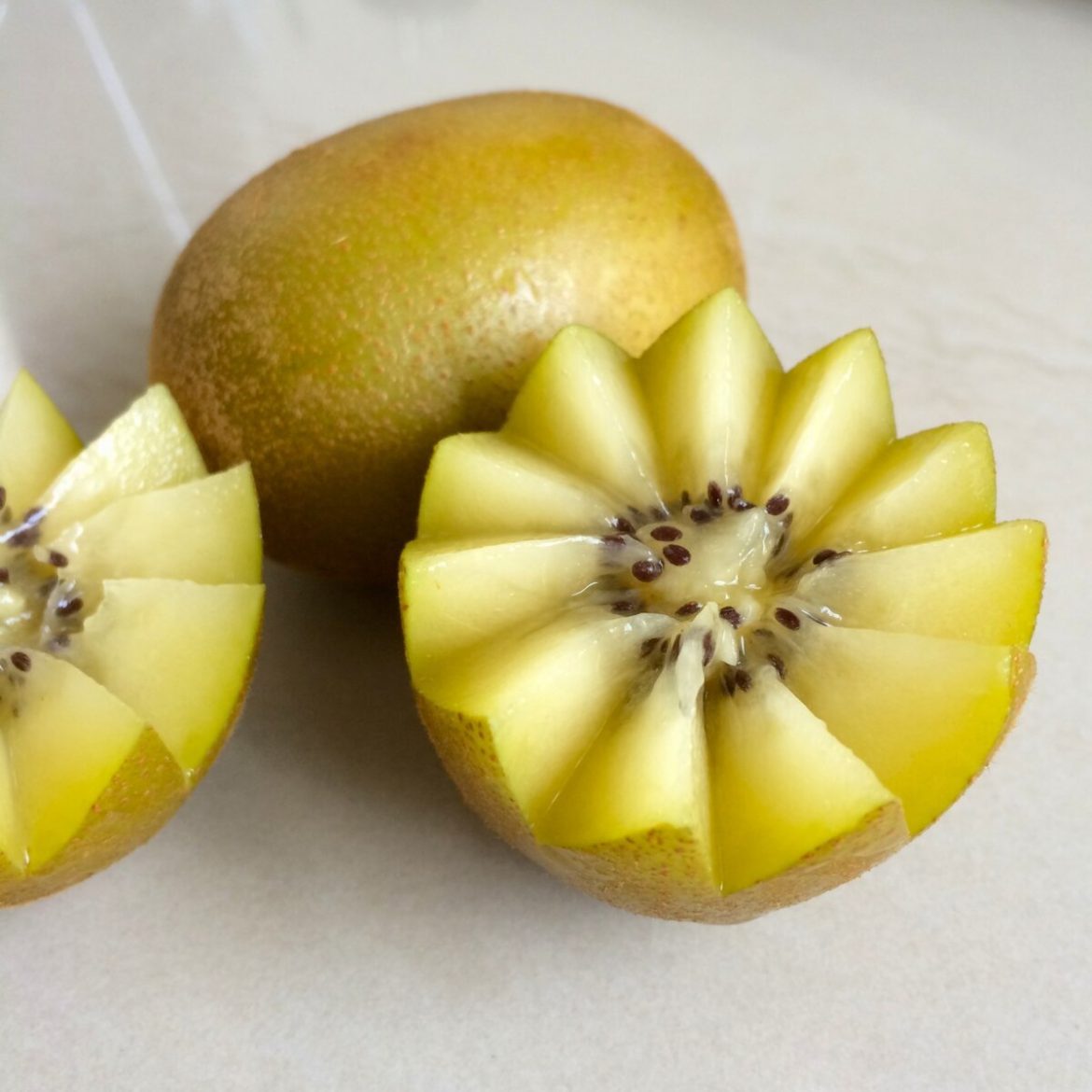 Golden kiwi fruit buying guide + great price