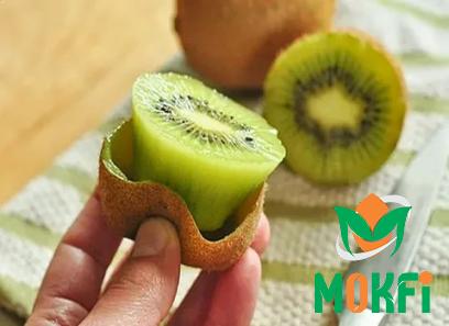 Buy green fruit like kiwi at an exceptional price